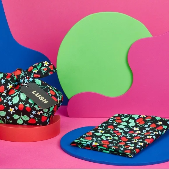 LUSH Strawberry Patch Knot Wrap- 100% Organic Cotton Bandana Scarf - Picture 3 of 3